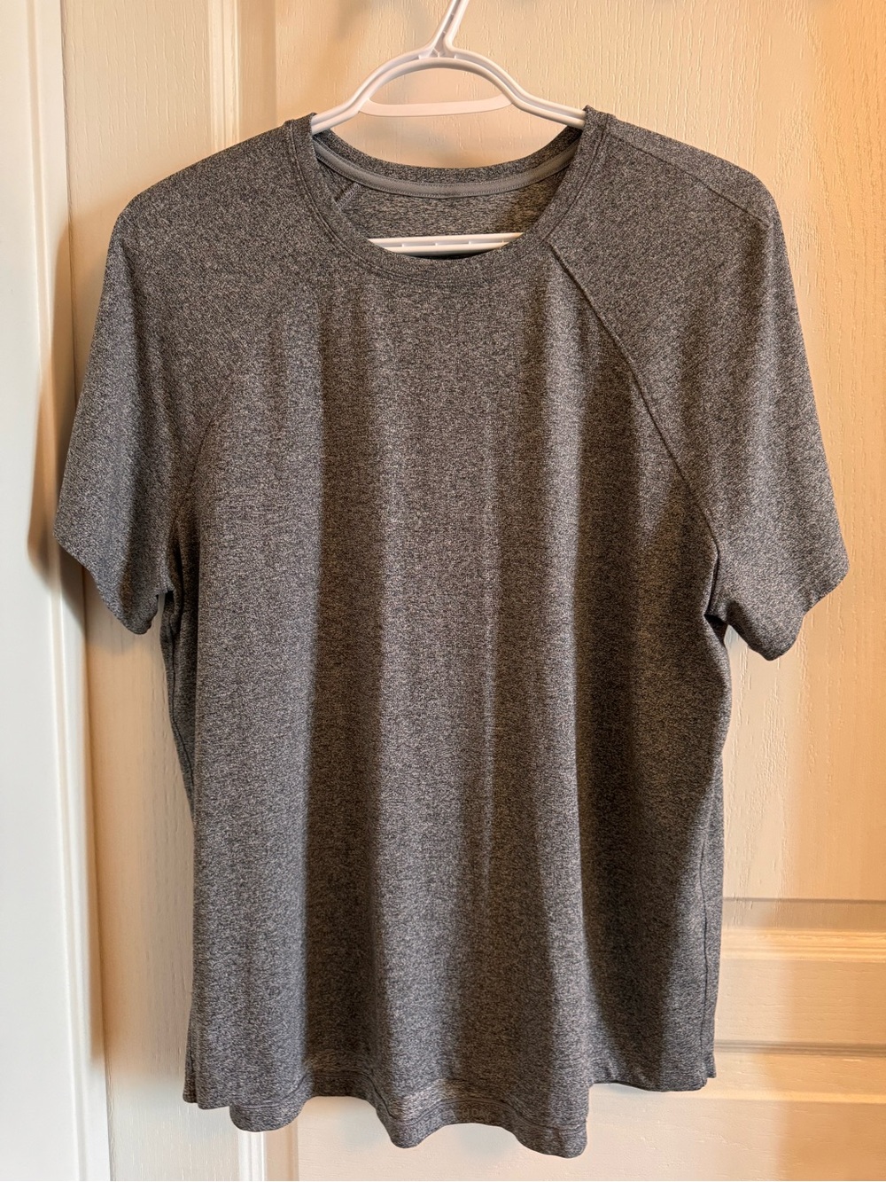 Lululemon License to Train Classic Fit T-Shirt, Heathered Black Size 12
